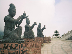 Статуи острова Лантау, Китай